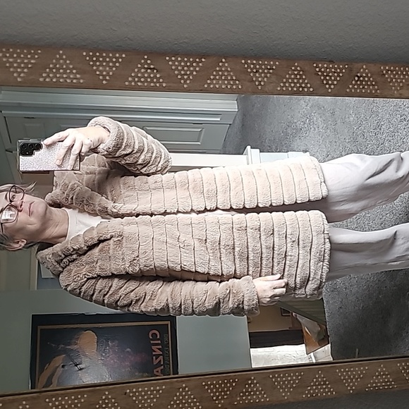 STUNNING TAN RACHEL ZOE RIBBED FAKE FUR HOODED COAT - Picture 2 of 14